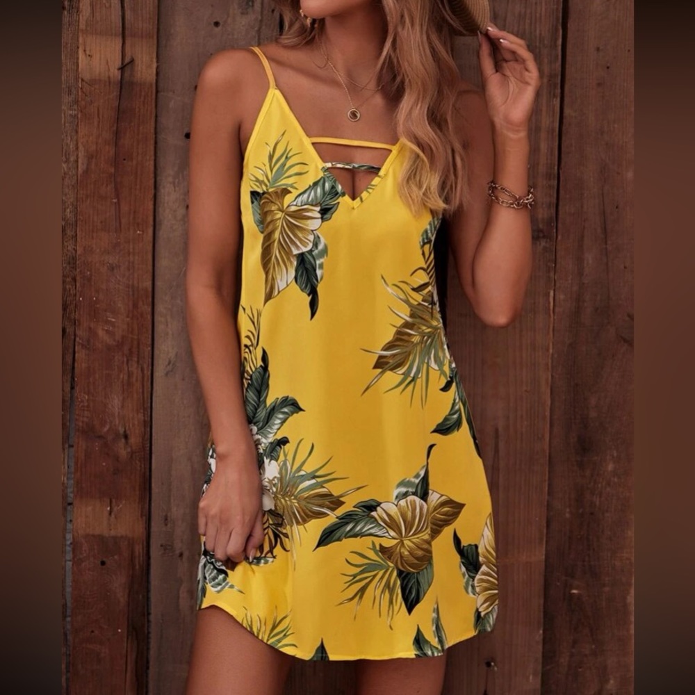 Boho floral tropical print cutout front cami dress - Picture 14 of 15